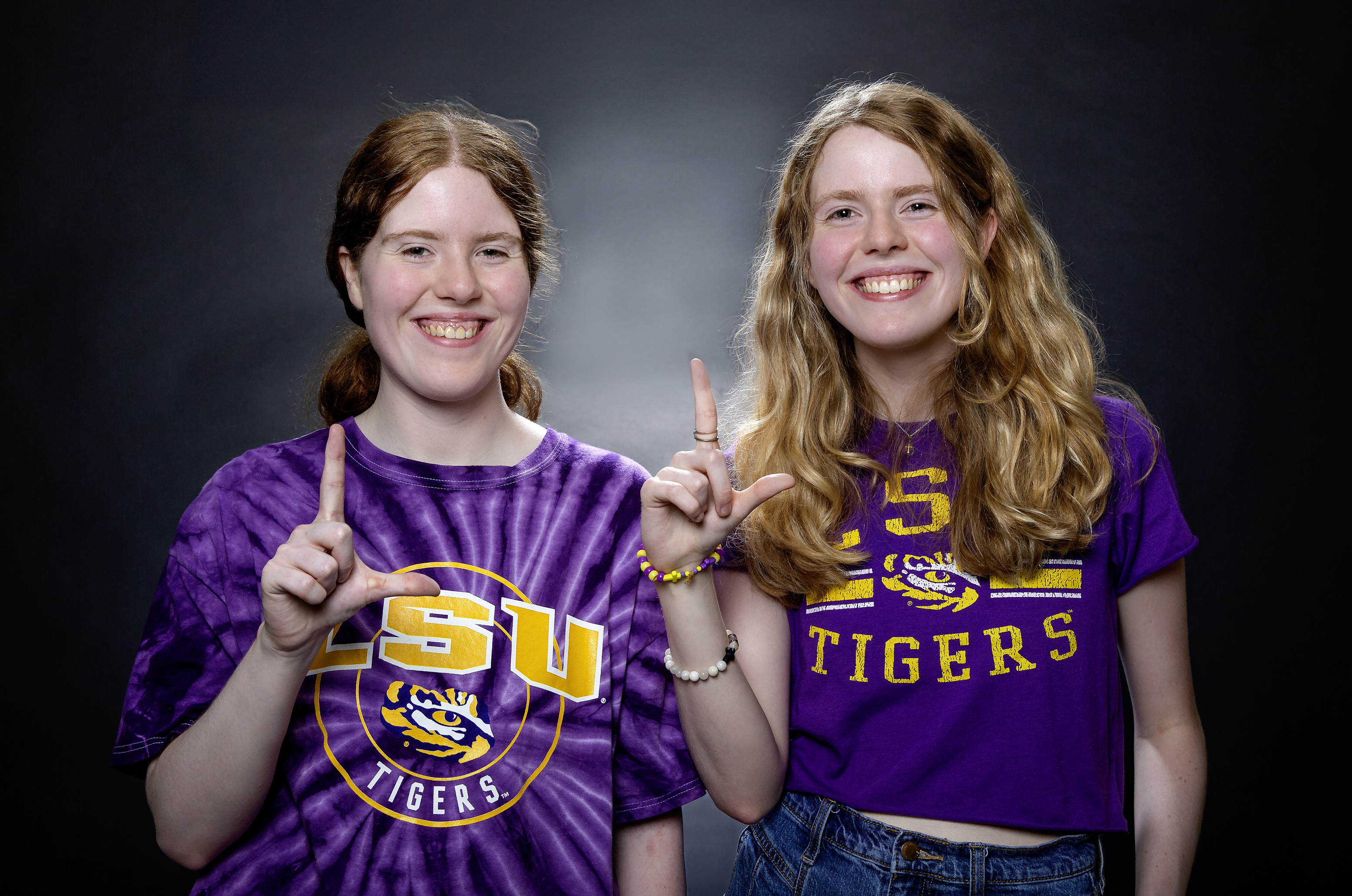 Portrait of Hope and Haley Cummins