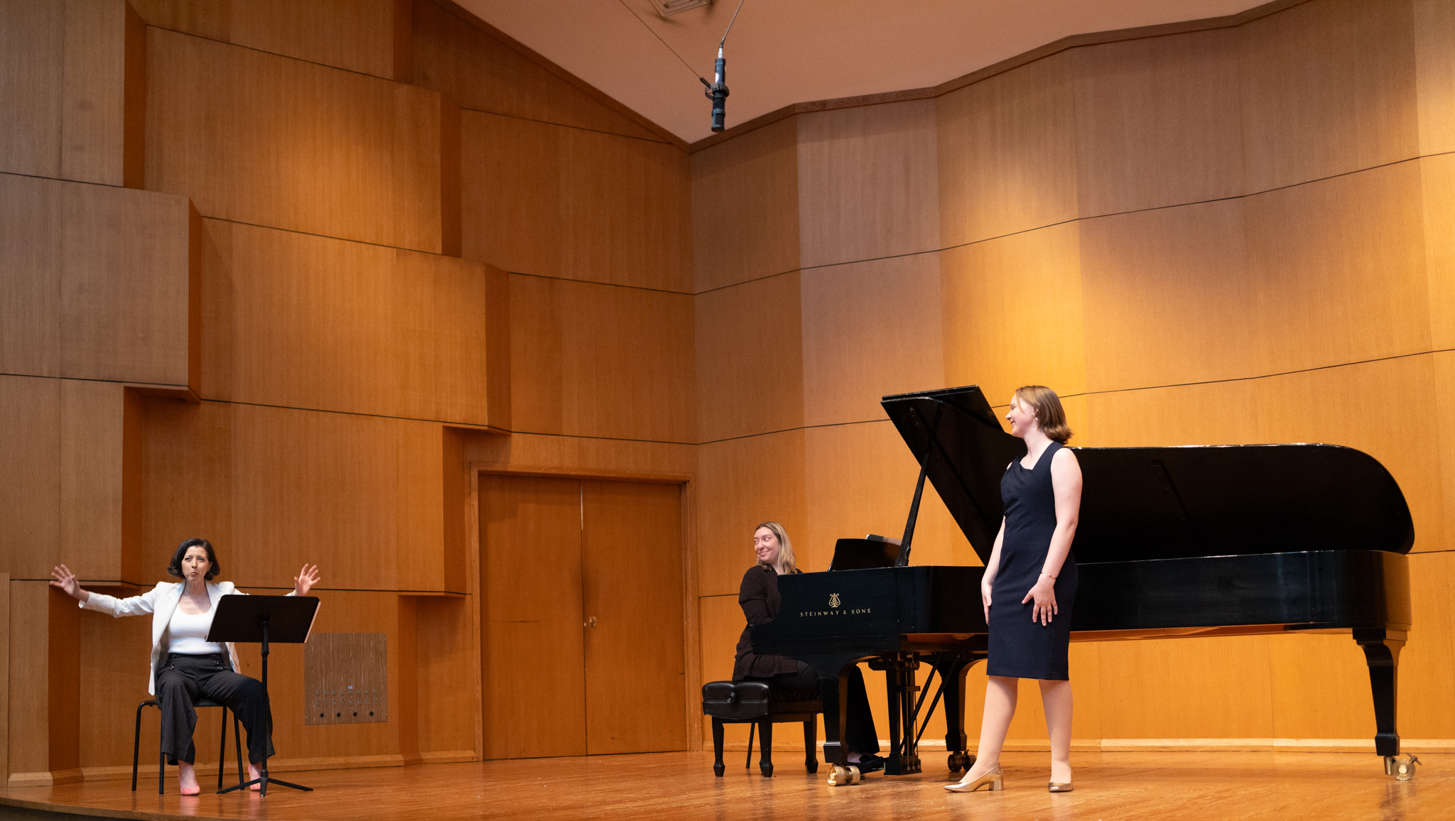 lisette oropesa works with student